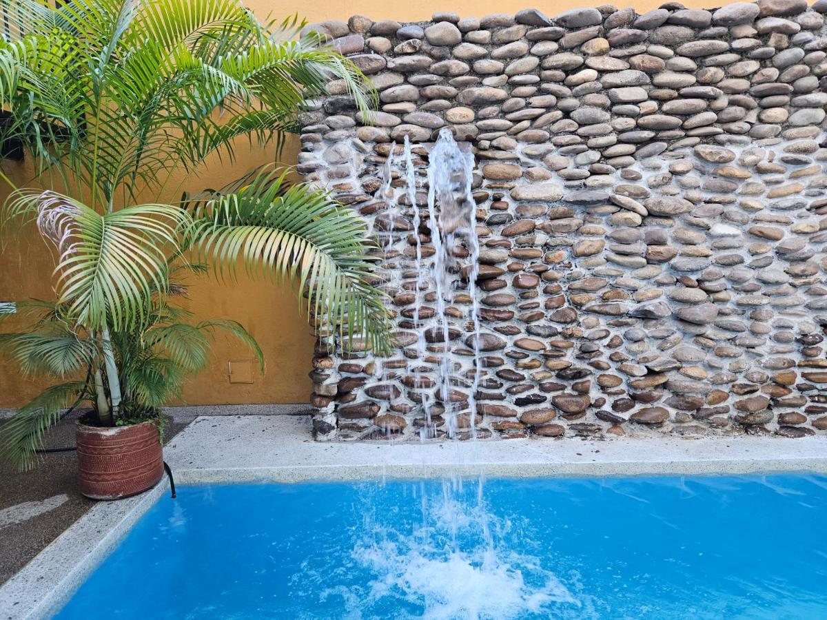 Hotel Victoria Queen Villavieja Exterior photo